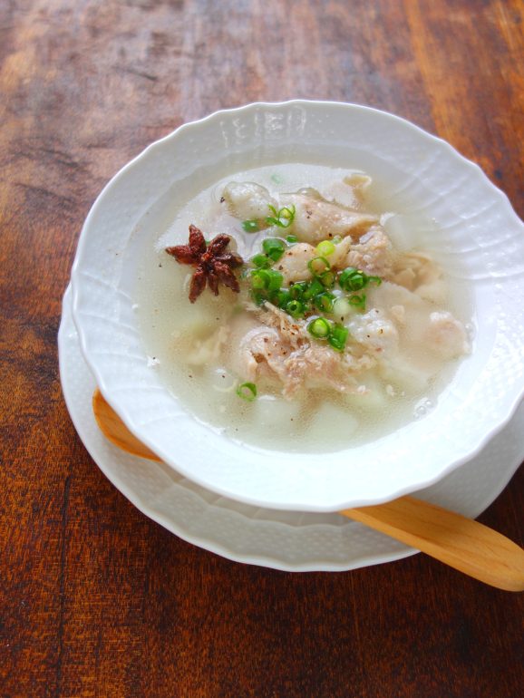 胃腸を整える一品「豚バラ肉と大根と八角のスープ」