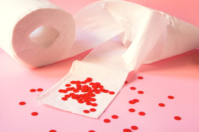 直腸がんの症状で痛みはあるの？よくある症状について解説