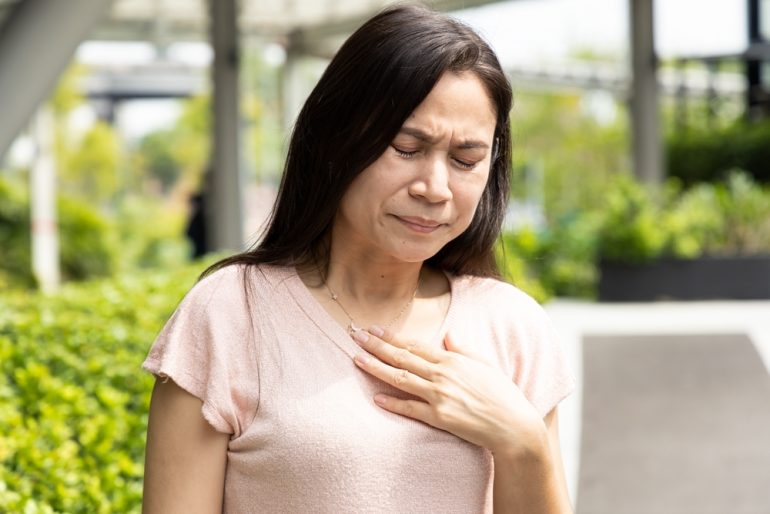 逆流性食道炎は嘔吐や吐き気が出現！吐き気が現れる他の疾患も解説